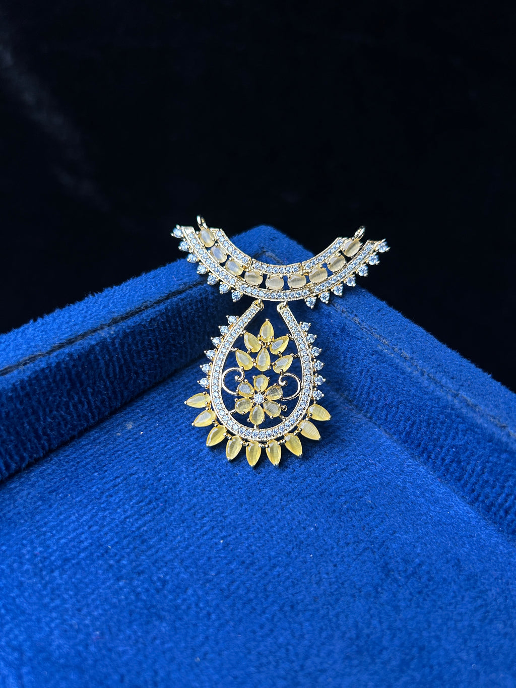 Ad Mala (Yellow)